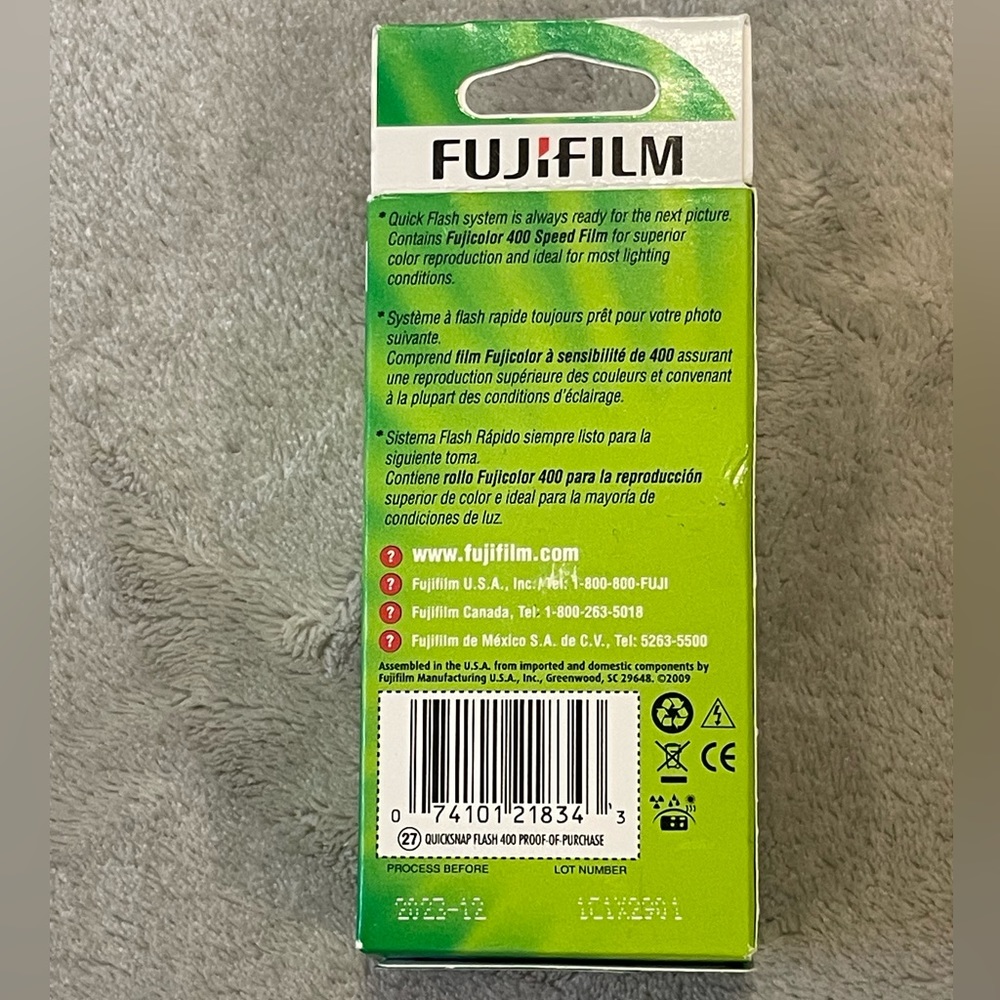 FujiFilm QuickSnap Flash Camera - Picture 3 of 4